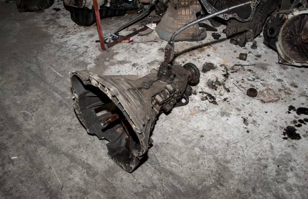 FORD CUSTOM 310 L DELUXE ÇIKMA PARÇA  T15 ŞANZIMAN